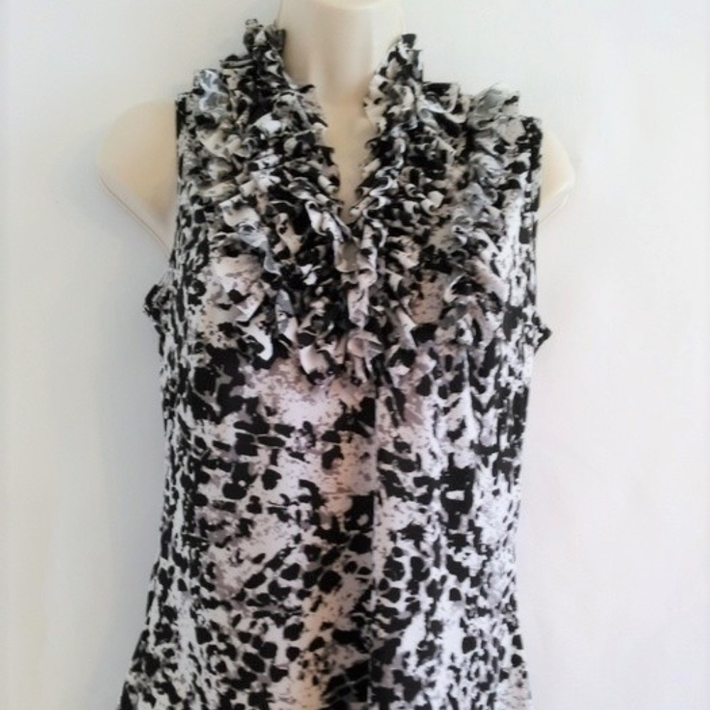 Essentials by Milano Black and White Frilly Top S